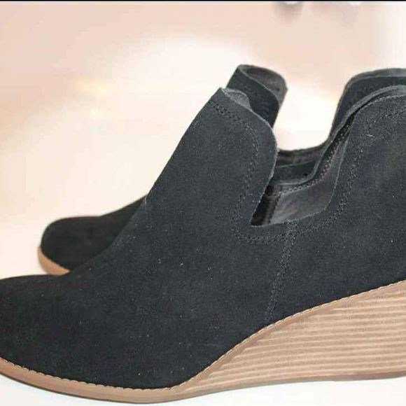 NEW TOMS Kallie Wedge Womens Black Suede Cutout Ankle Boot Size 9 - Picture 6 of 9